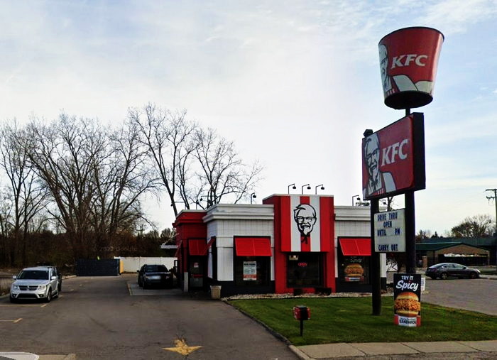 H Salt Fish & Chips (H. Salt Esq. Fish & Chips) - Clinton Township - 34330 Groesbeck Hwy (newer photo)